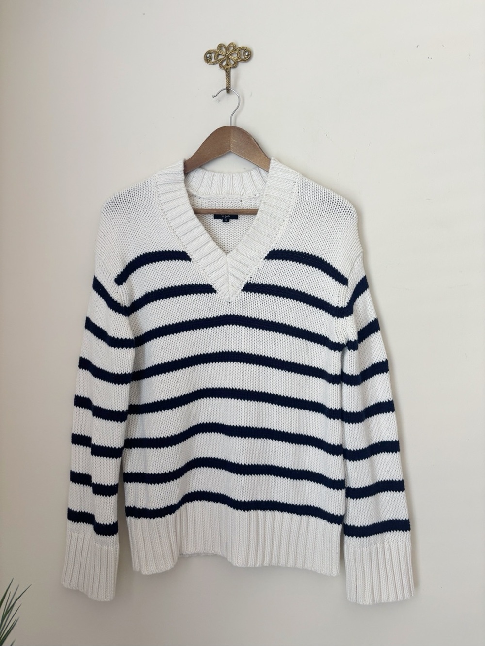 Rails Ivory & Navy Striped V Neck Penny Sweater XS